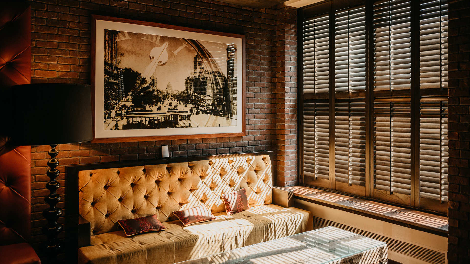 estate window sofa